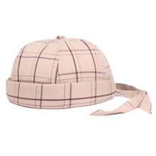 Lade das Bild in den Galerie-Viewer, GegeenDomog Unisex Warm Plaid Brimless Hats Adjustable Back Strap Cap
